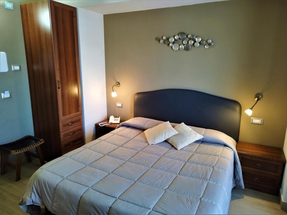Hotel Altopiano Delle Rocche Rocca di Mezzo Exterior foto