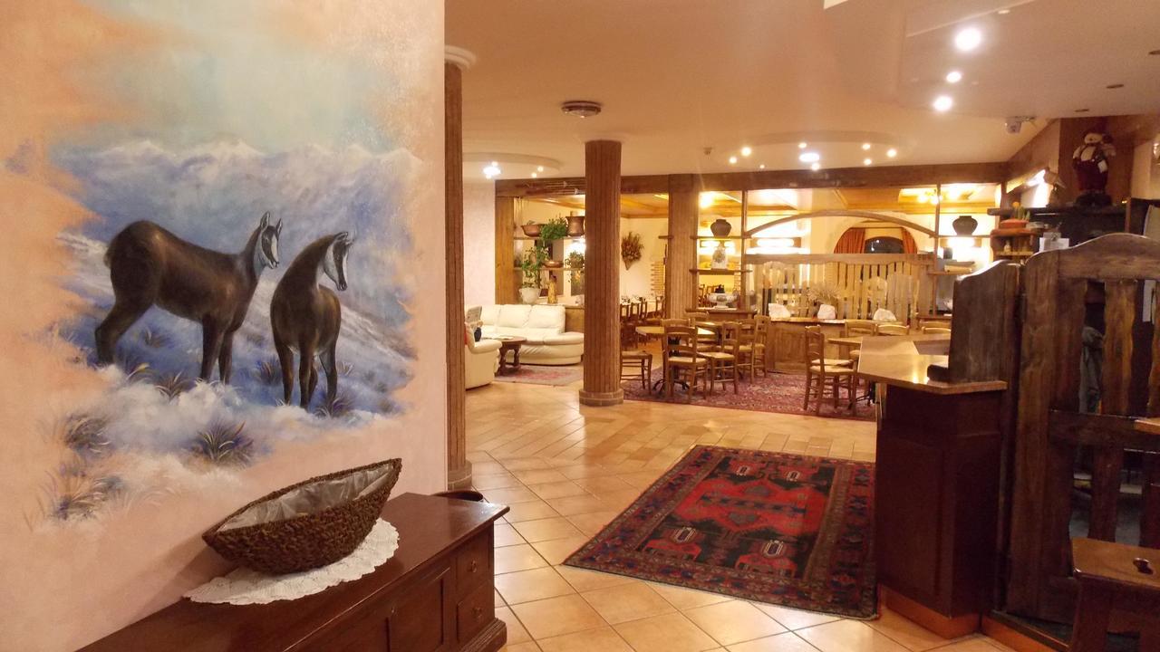 Hotel Altopiano Delle Rocche Rocca di Mezzo Exterior foto