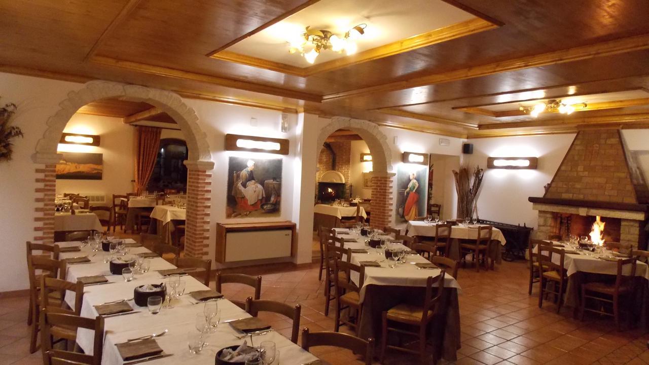 Hotel Altopiano Delle Rocche Rocca di Mezzo Exterior foto